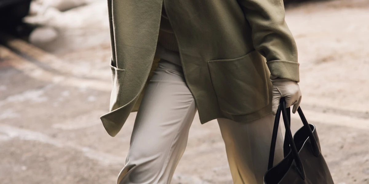 Vrijeme je da bijele traperice probudimo iz zimskog sna i s njima kreiramo stylish outfite