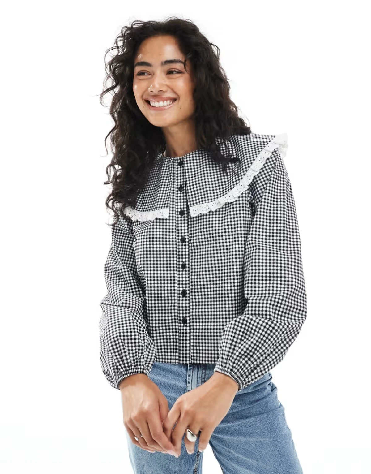 Bluze s kragnama trend su kojem ne možemo odoljeti ovog proljeća