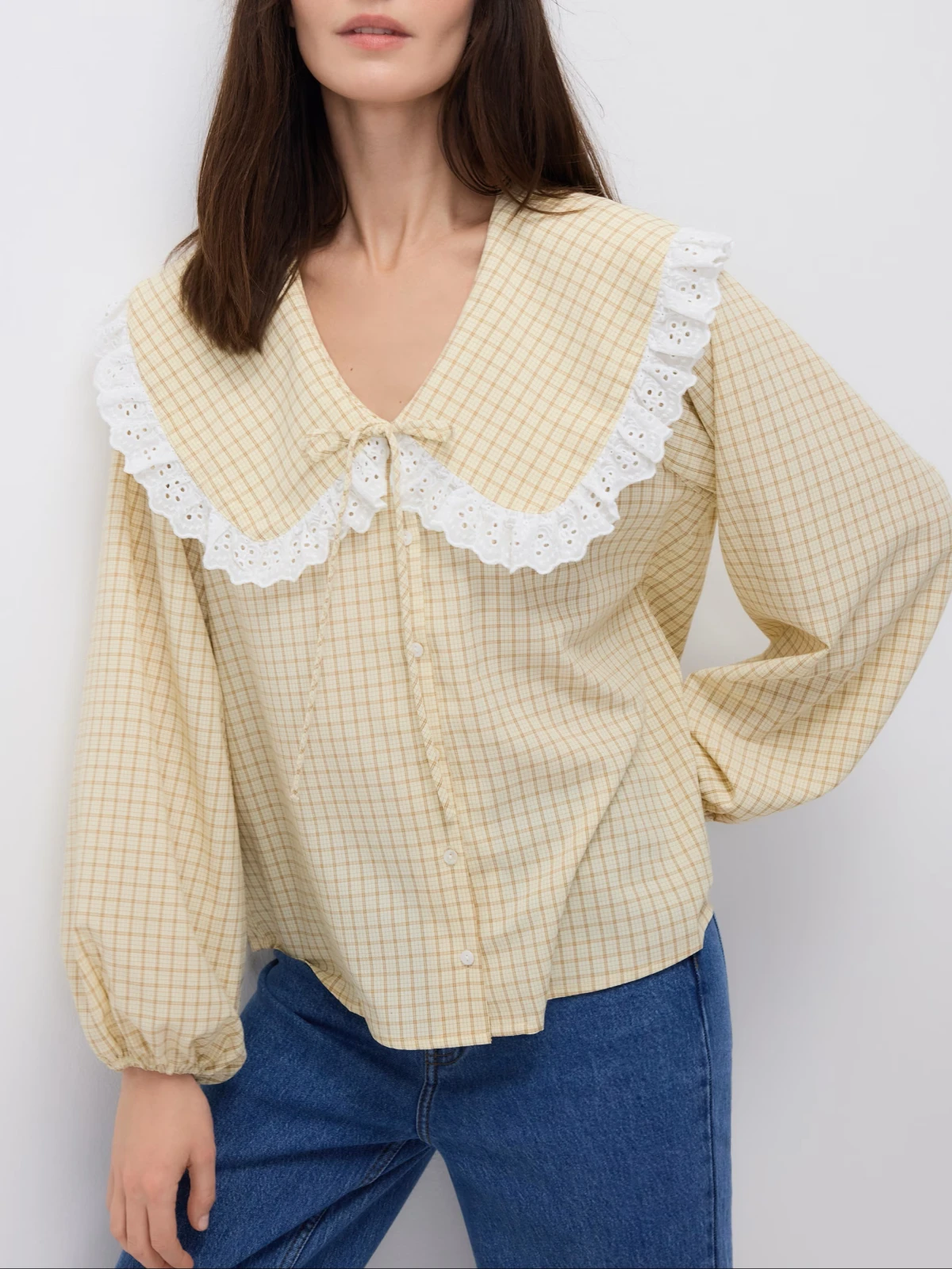 Bluze s kragnama trend su kojem ne možemo odoljeti ovog proljeća