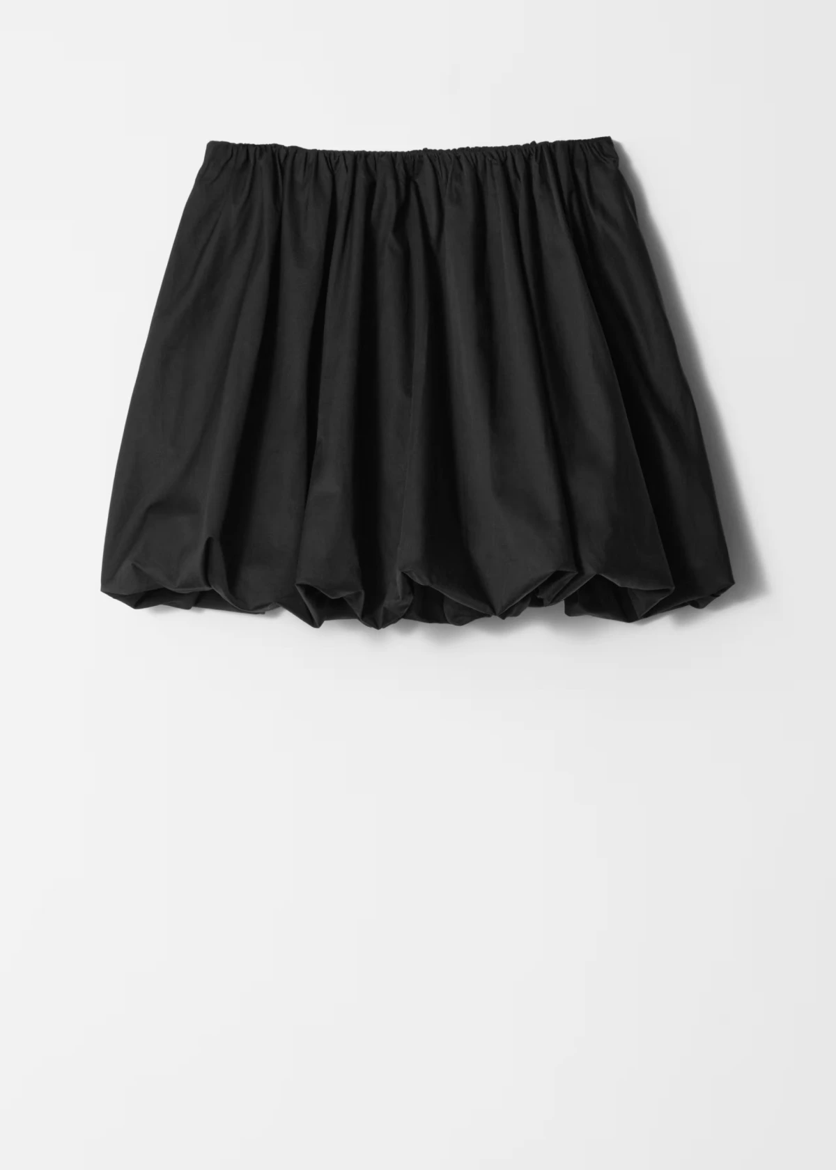 Suknje polako ulaze u na&scaron;e svakodnevne outfite, a ovaj model ponovno je popularan