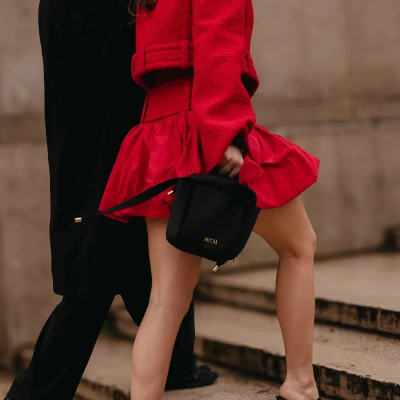 Suknje polako ulaze u na&scaron;e svakodnevne outfite, a ovaj model ponovno je popularan