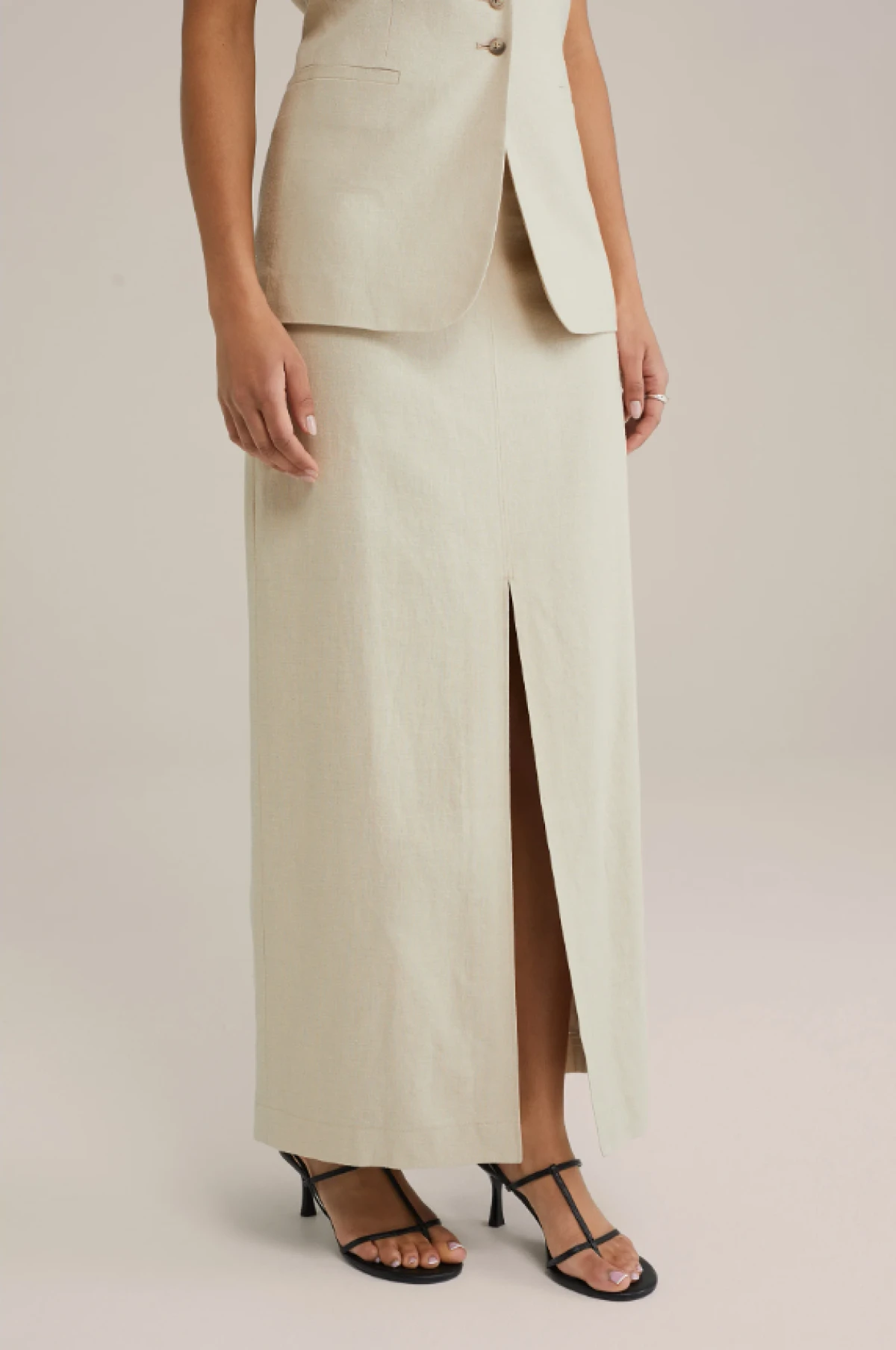 Na Zalandu smo prona&scaron;li top komade za minimalistički stil devedesetih