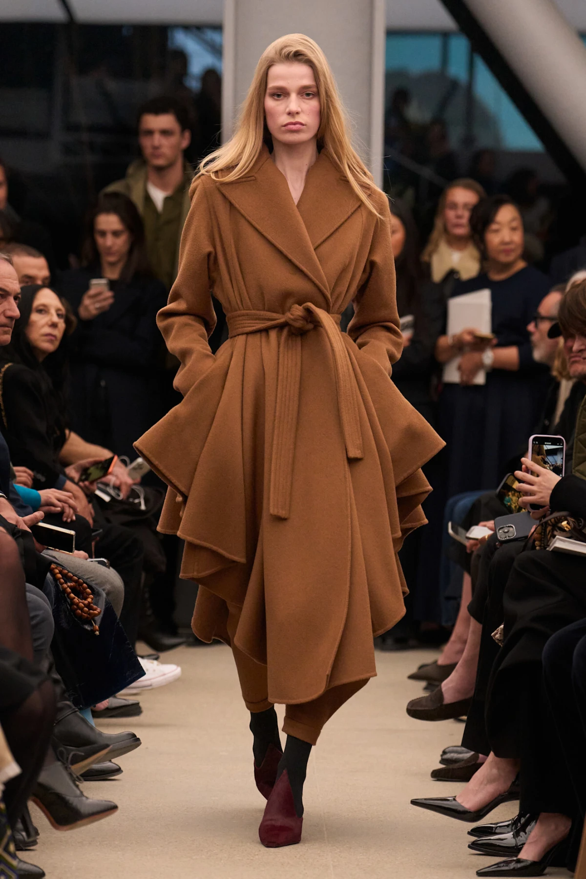 Pieter Mulier prikazao je posljednju Alaia kolekciju prije prelaska u Versace