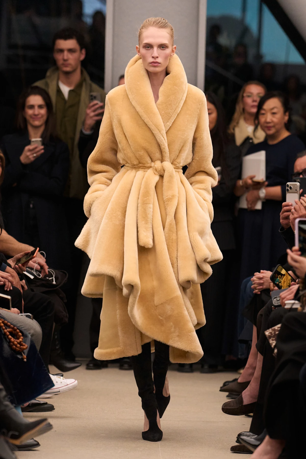 Pieter Mulier prikazao je posljednju Alaia kolekciju prije prelaska u Versace