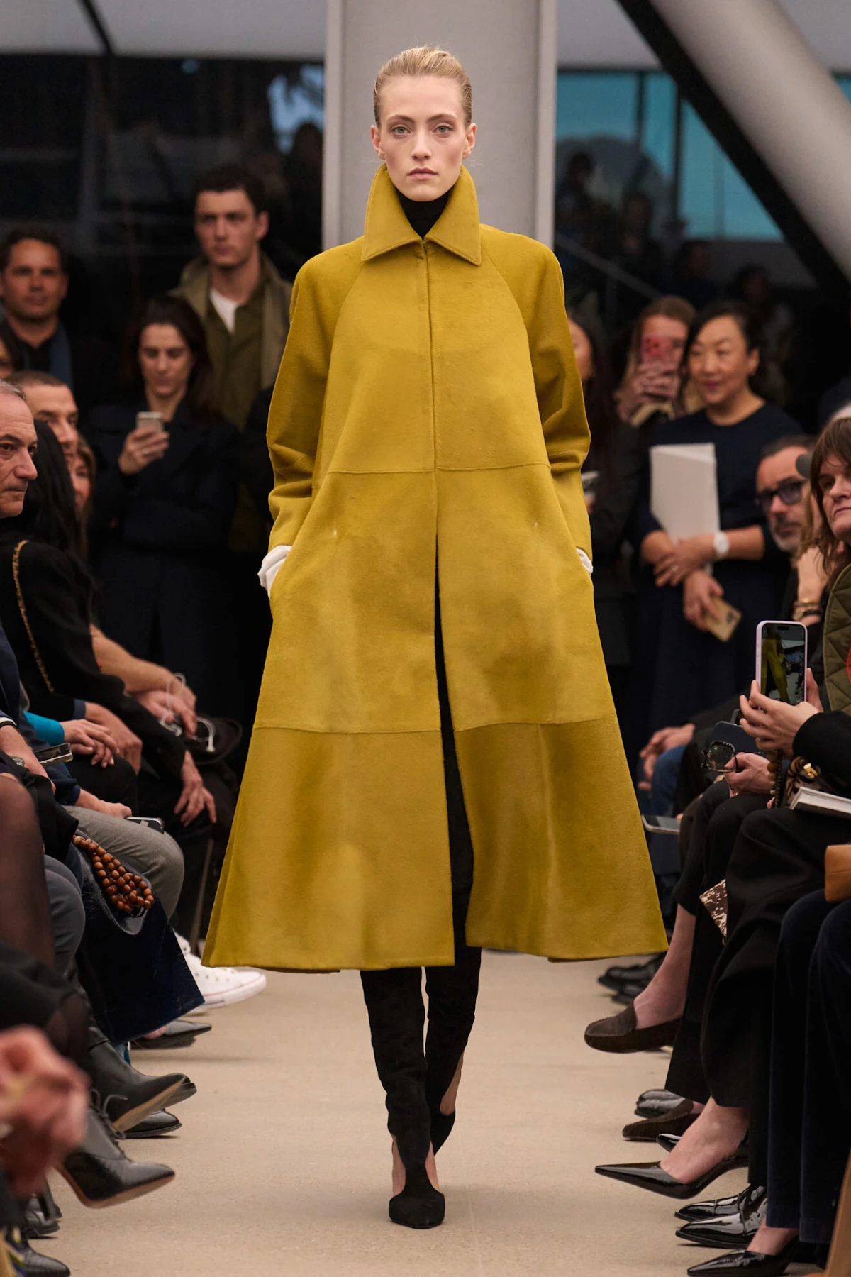 Pieter Mulier prikazao je posljednju Alaia kolekciju prije prelaska u Versace