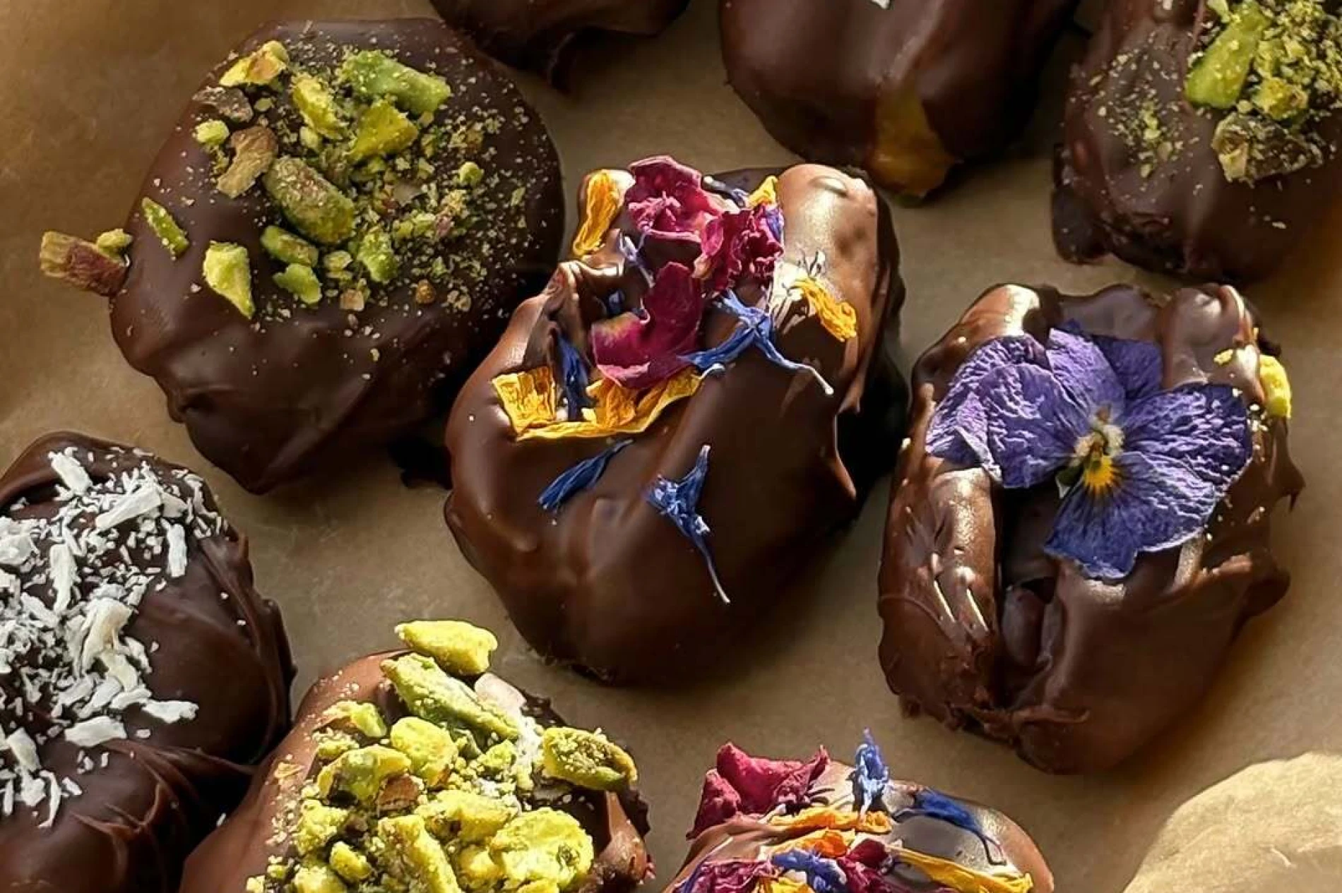 Donosimo odličan recept za datulje punjene kikiriki maslacem i čokoladom