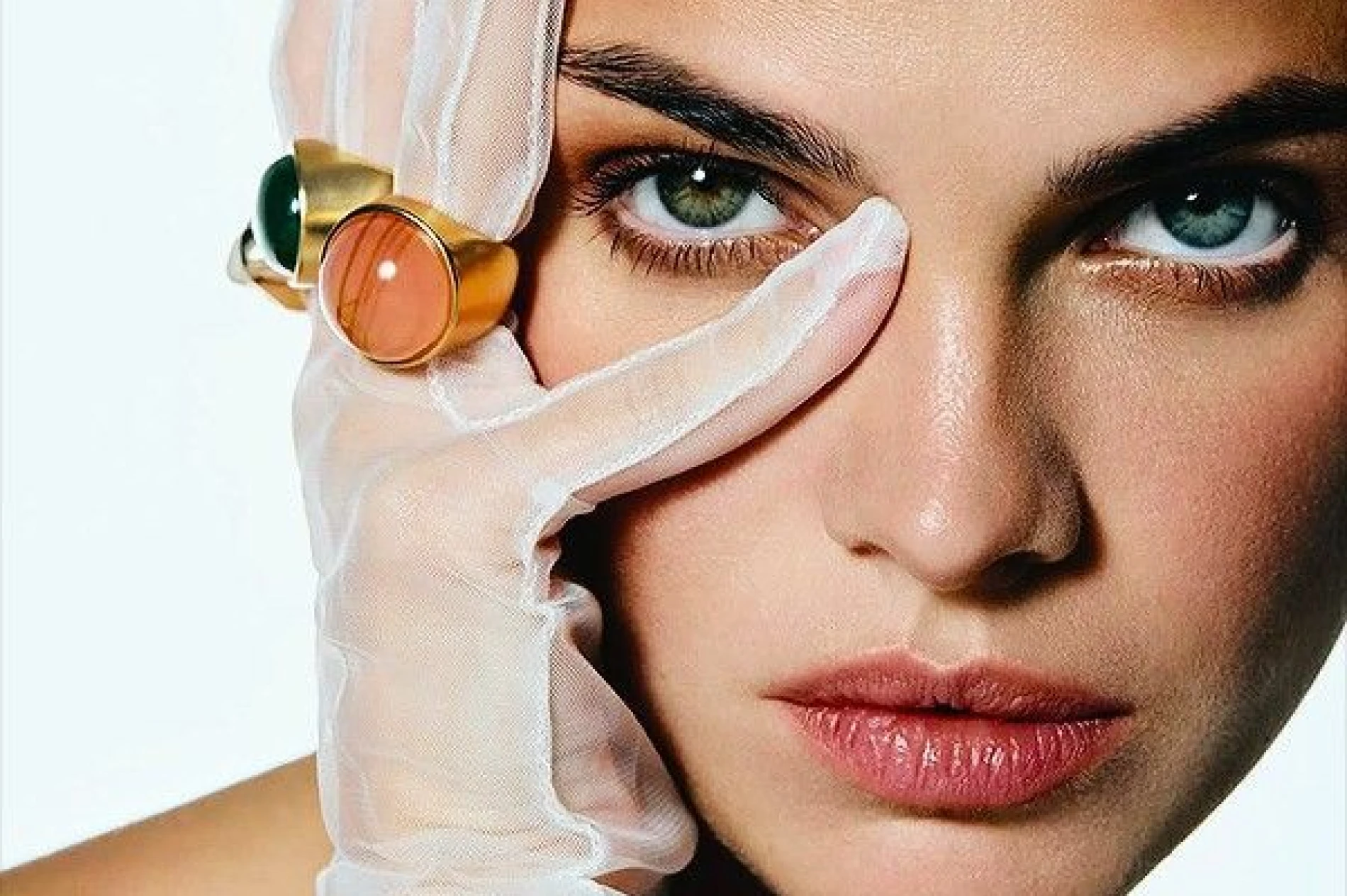 AURA predstavlja novu kolekciju maskara koja spaja efekt i njegu trepavica