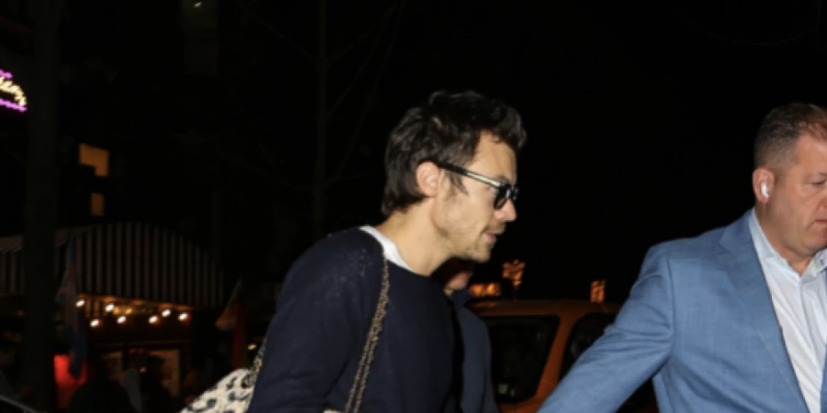 Harry Styles pokazao kako se nosi najpoželjnija torba sezone