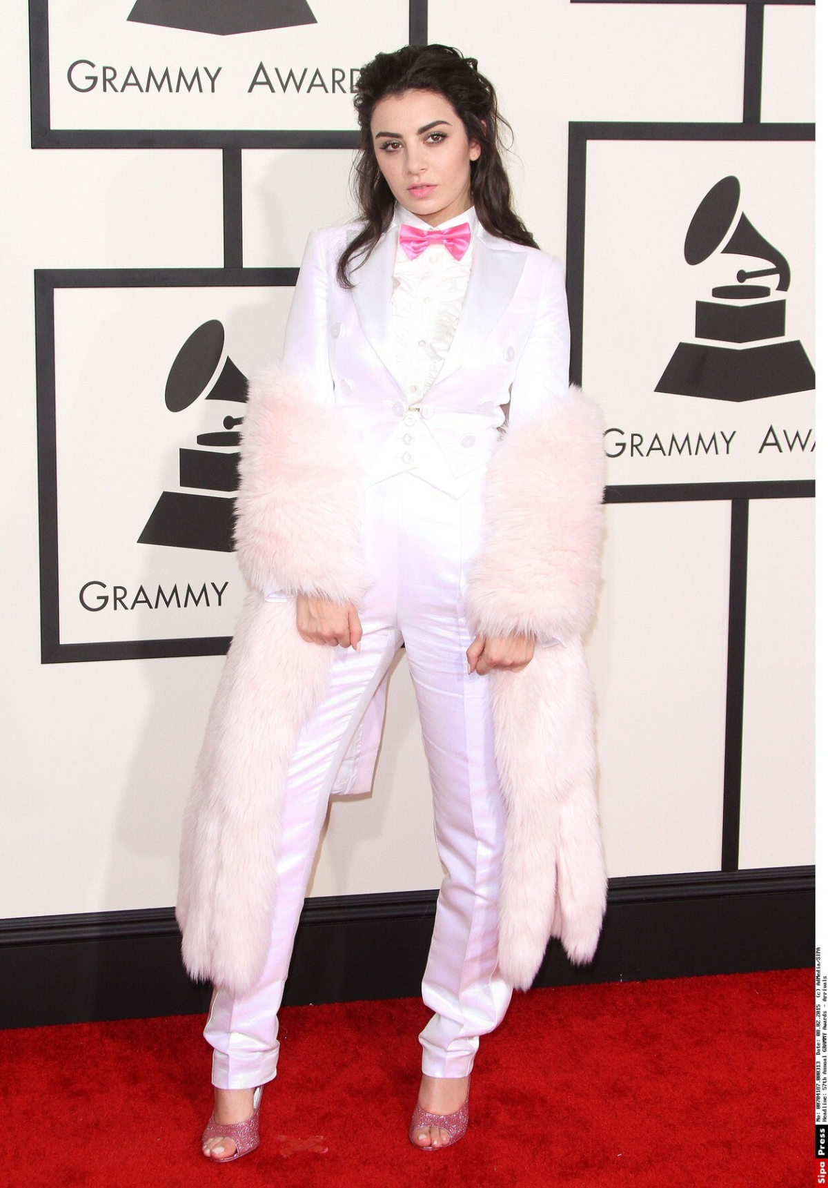 Charli xcx na Grammy nagradama 2015. u moschinu