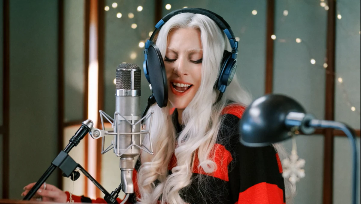 Lady Gaga je obradila kultnu božićnu pjesmu u grunge stilu!