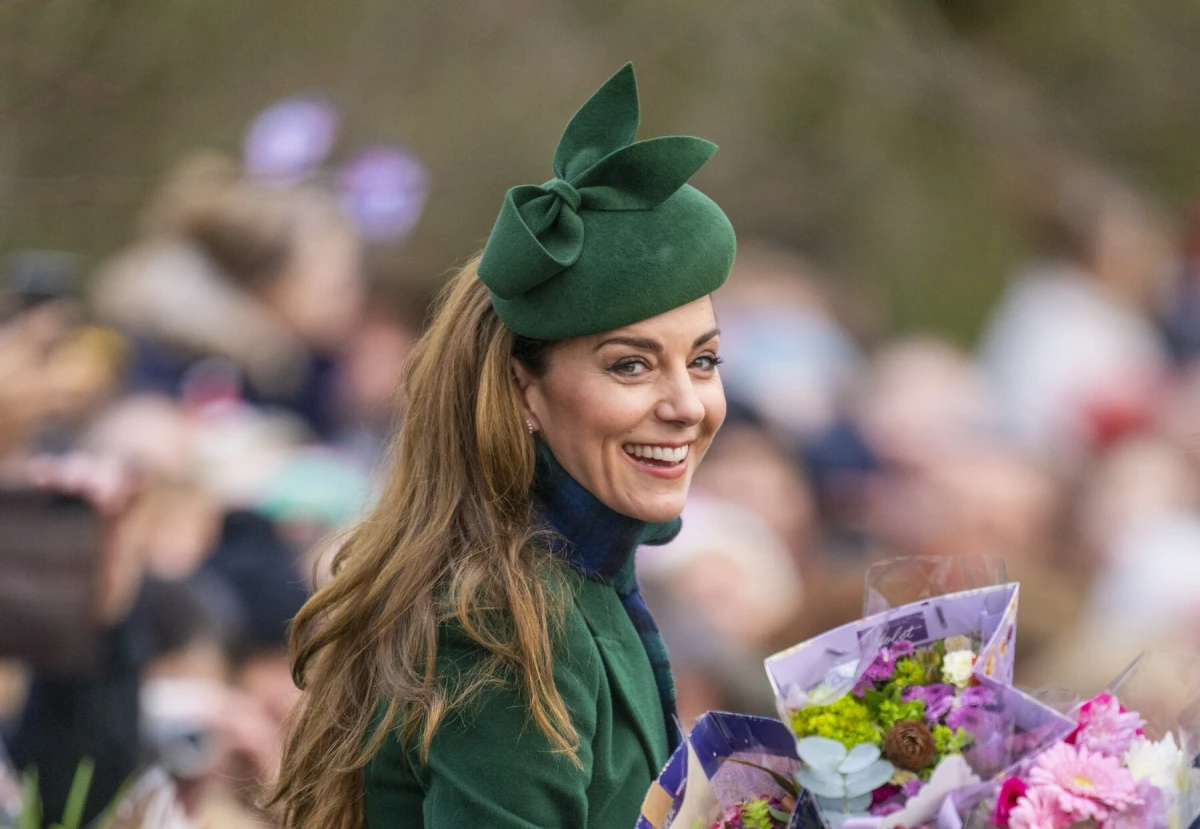 Kate Middleton odluševila u zelenom kaputu na božićnoj misi u Sandringhamu