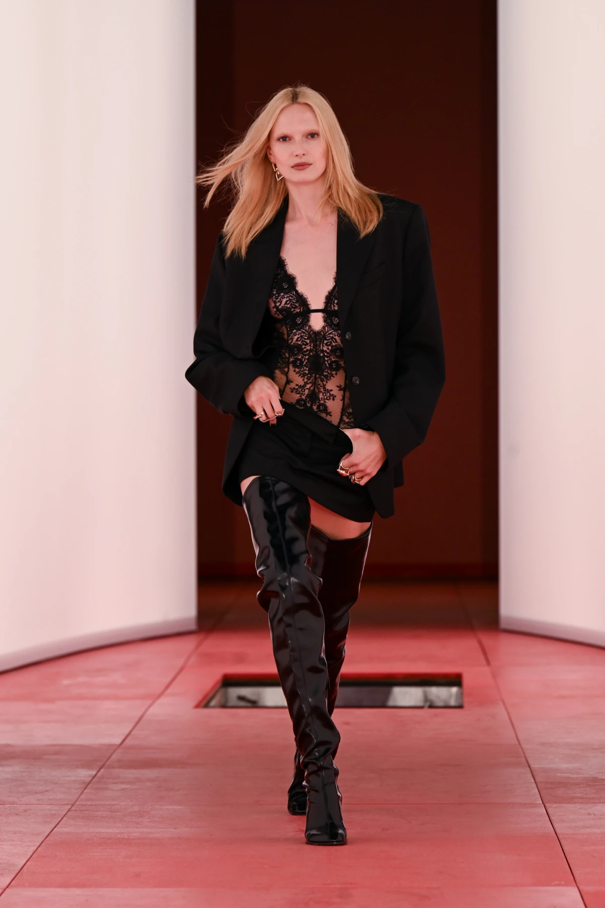 Romeo Beckham, Alex Consani i Lola Young oduševili na modnoj pisti H&amp;M&amp;180 revije