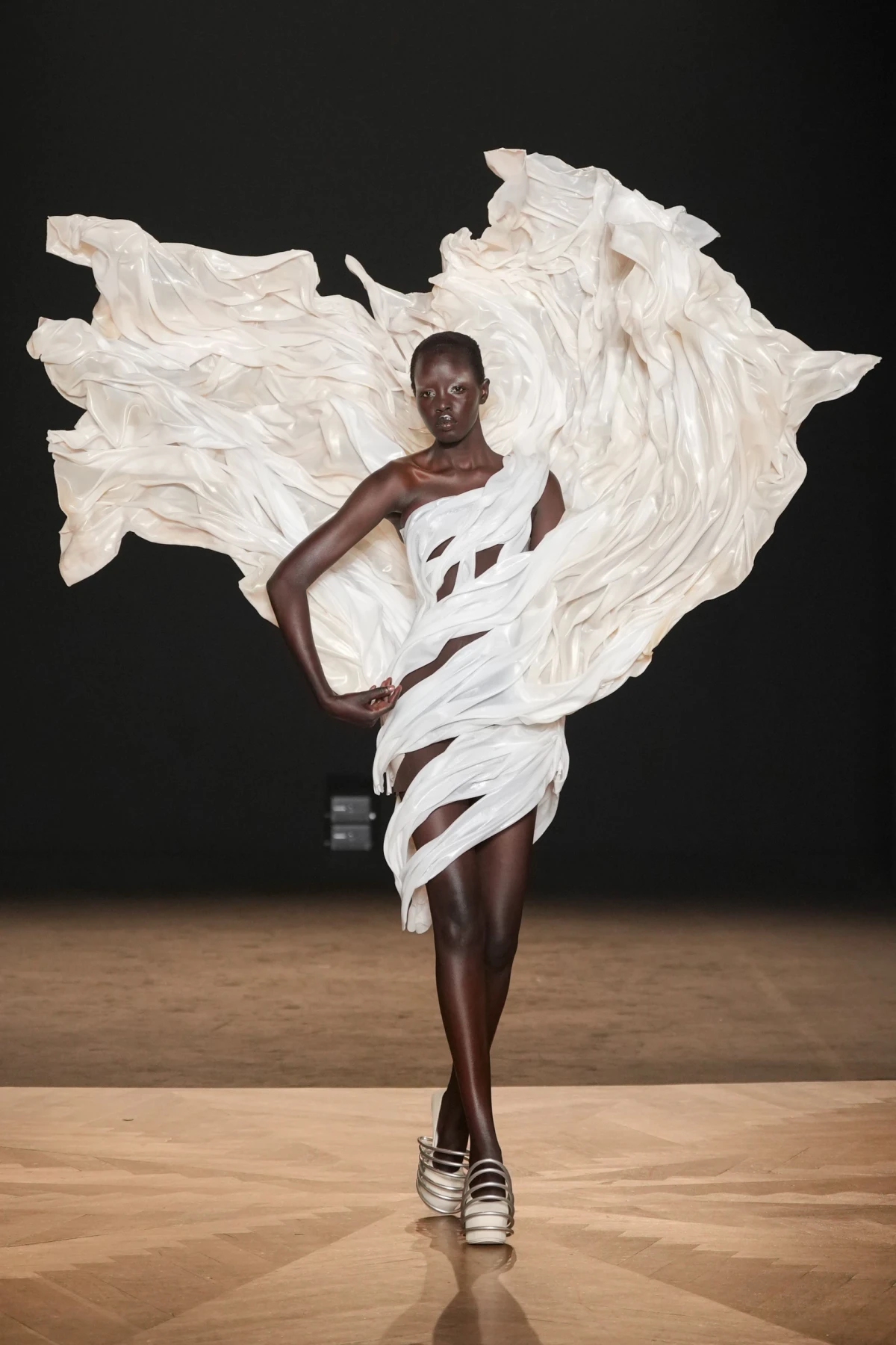 iris van herpen fw25 couture