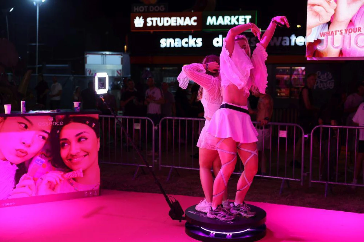 essence x ultra europe