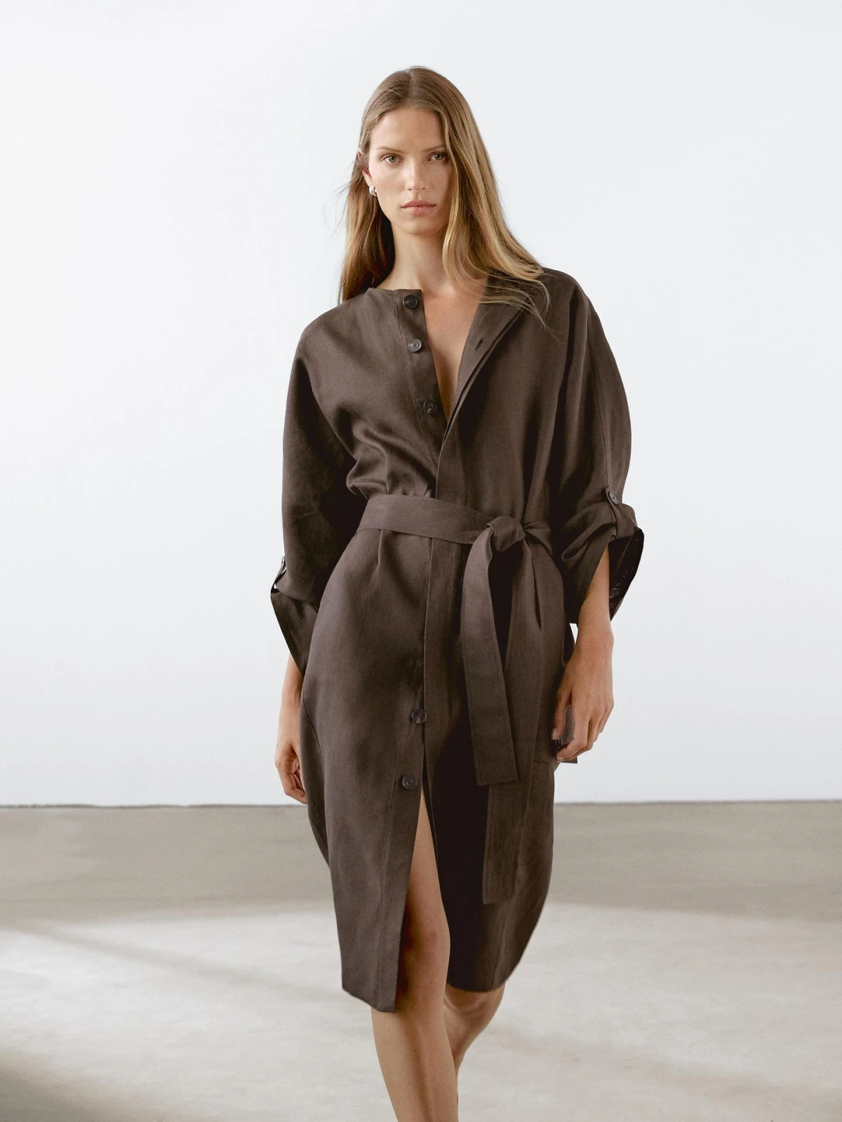 Sale catch: Massimo Dutti ima odličnu košulju-haljinu od 100 % lana