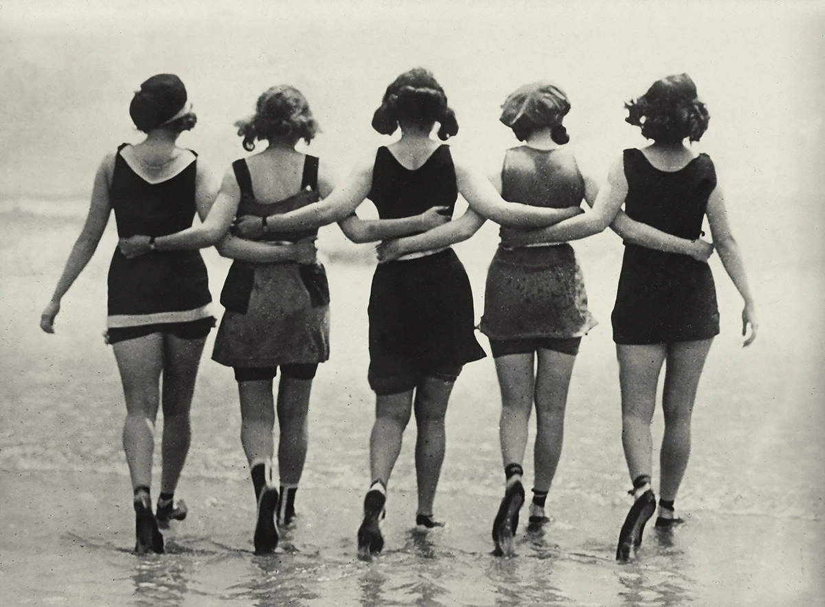 Modna revolucija na plaži: Kako se kupaći kostim razvijao kroz povijest?