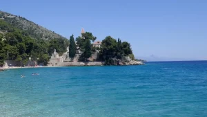 Na Braču smo pronašli plažu koja je tiha oaza uz more