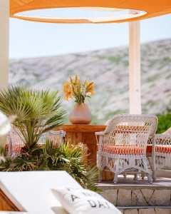 Ljetna destinacija iz snova: Za ovaj skriveni beach bar na Rabu jednostavno morate znati