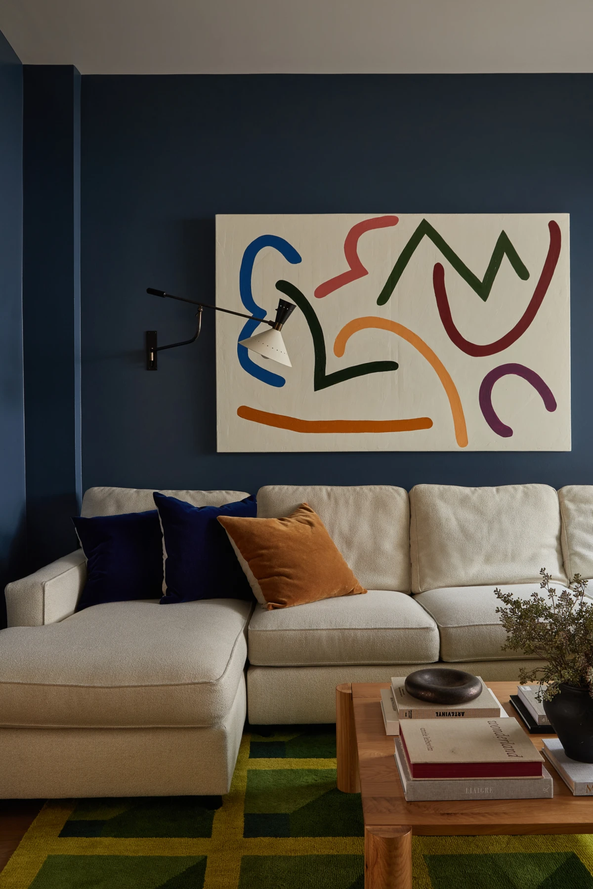 Ova obnovljena kuhinja u kući u centru Chicaga podsjetila nas je zašto volimo tamne boje u interijerima