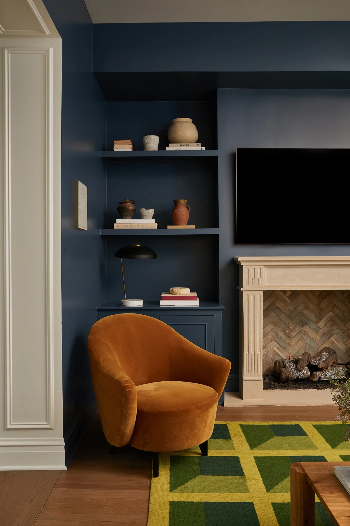 Ova obnovljena kuhinja u kući u centru Chicaga podsjetila nas je zašto volimo tamne boje u interijerima