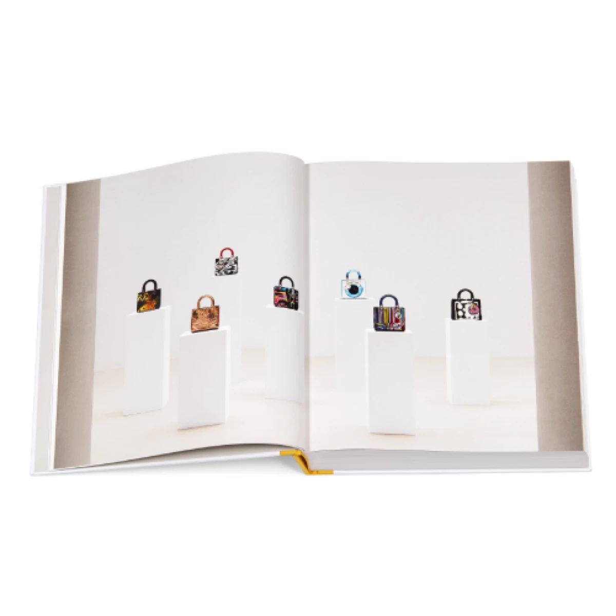 Dior predstavio novu knjigu posvećenu kultnoj Lady Dior torbici