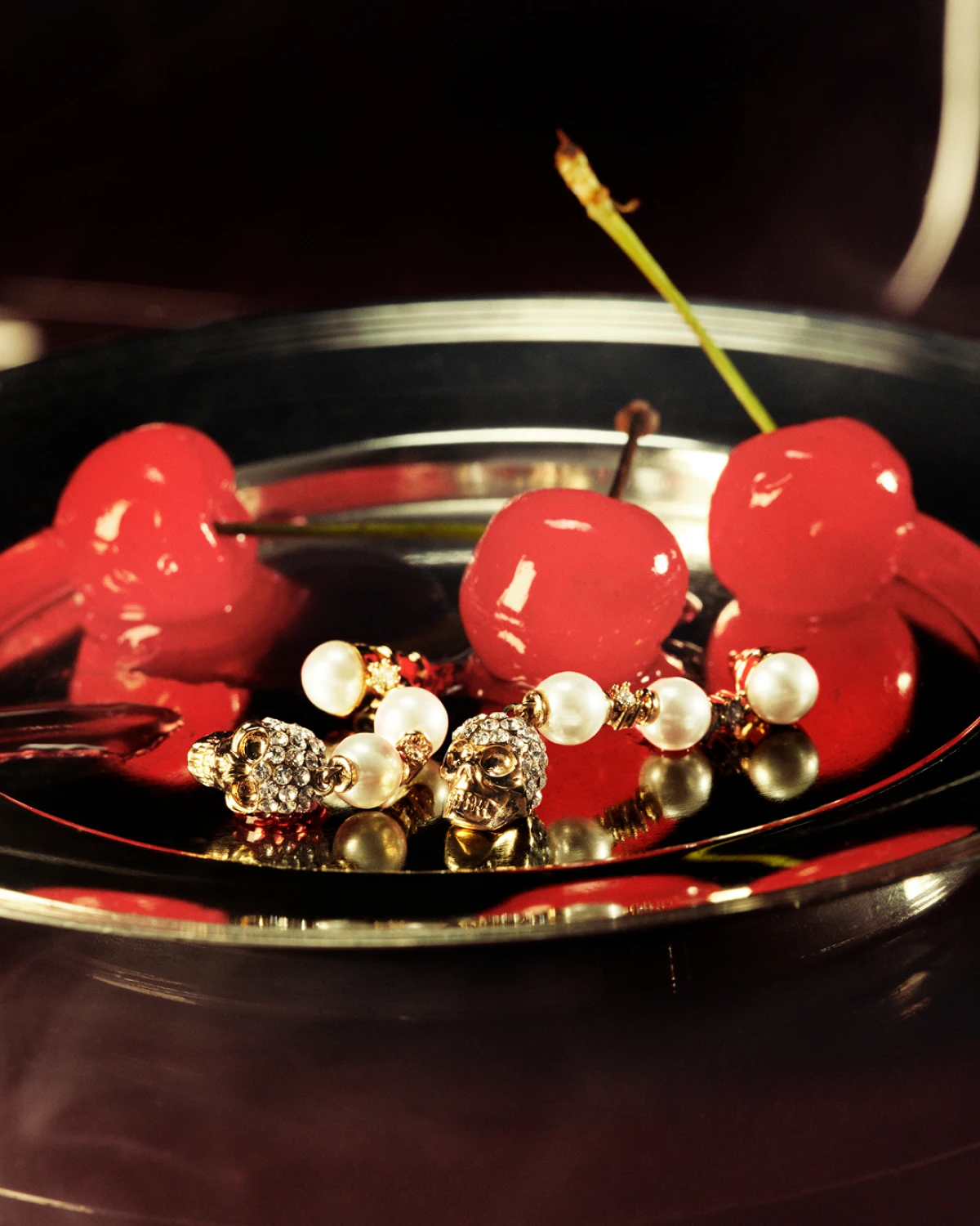 Zbog nove Alexander McQueen blagdanske kampanje jedva čekamo party sezonu