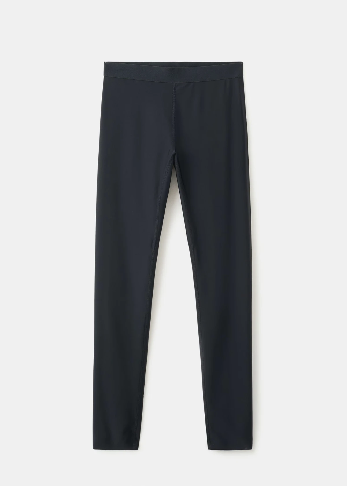 Teško nam je izdvojiti samo jedan komad iz nove Mango party kolekcije u kojoj glavnu ulogu ima Kaia Gerber