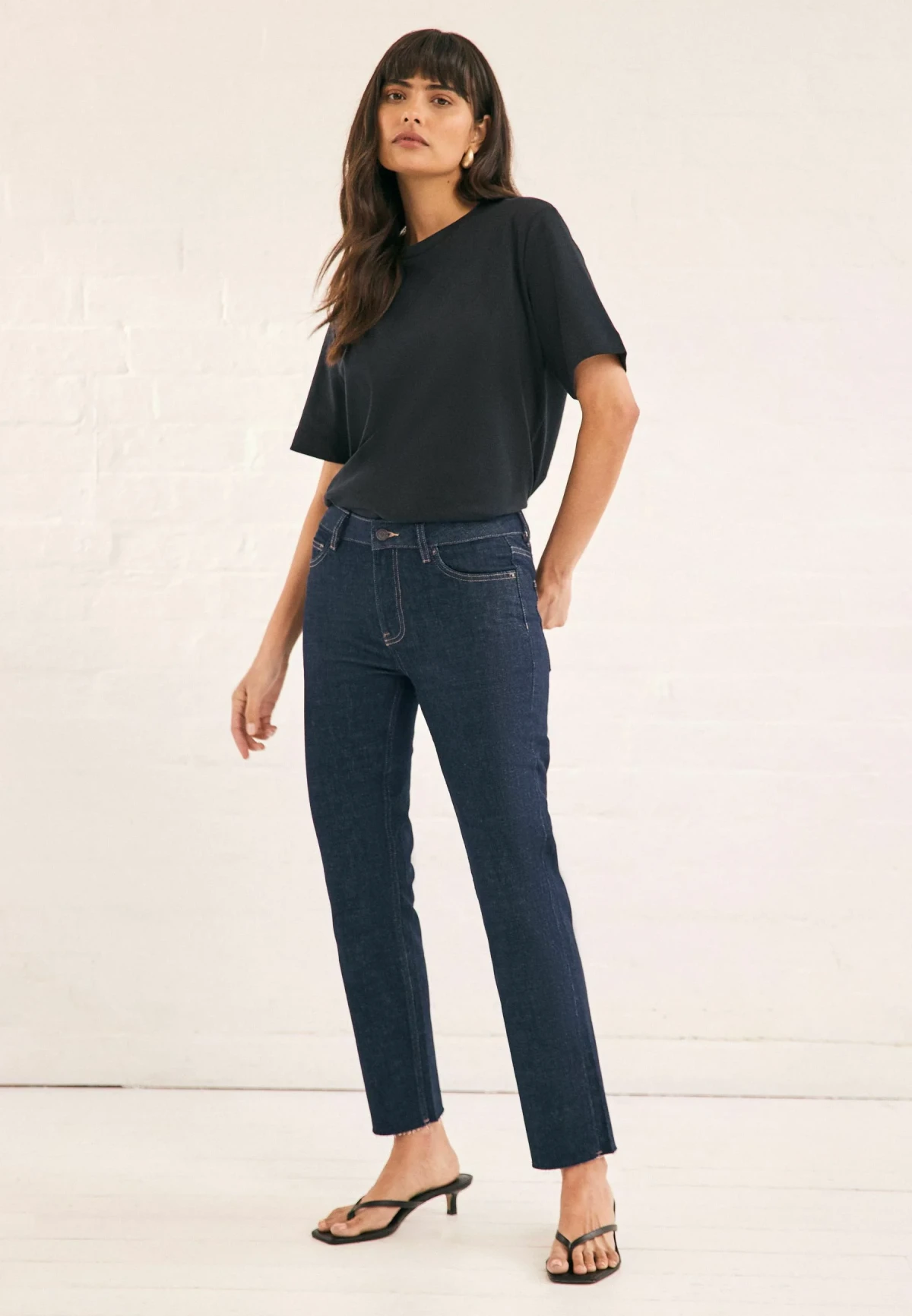 Ovaj model traperica idealan je spoj skinny i oversized modela, a nema žene kojoj ne stoje dobro