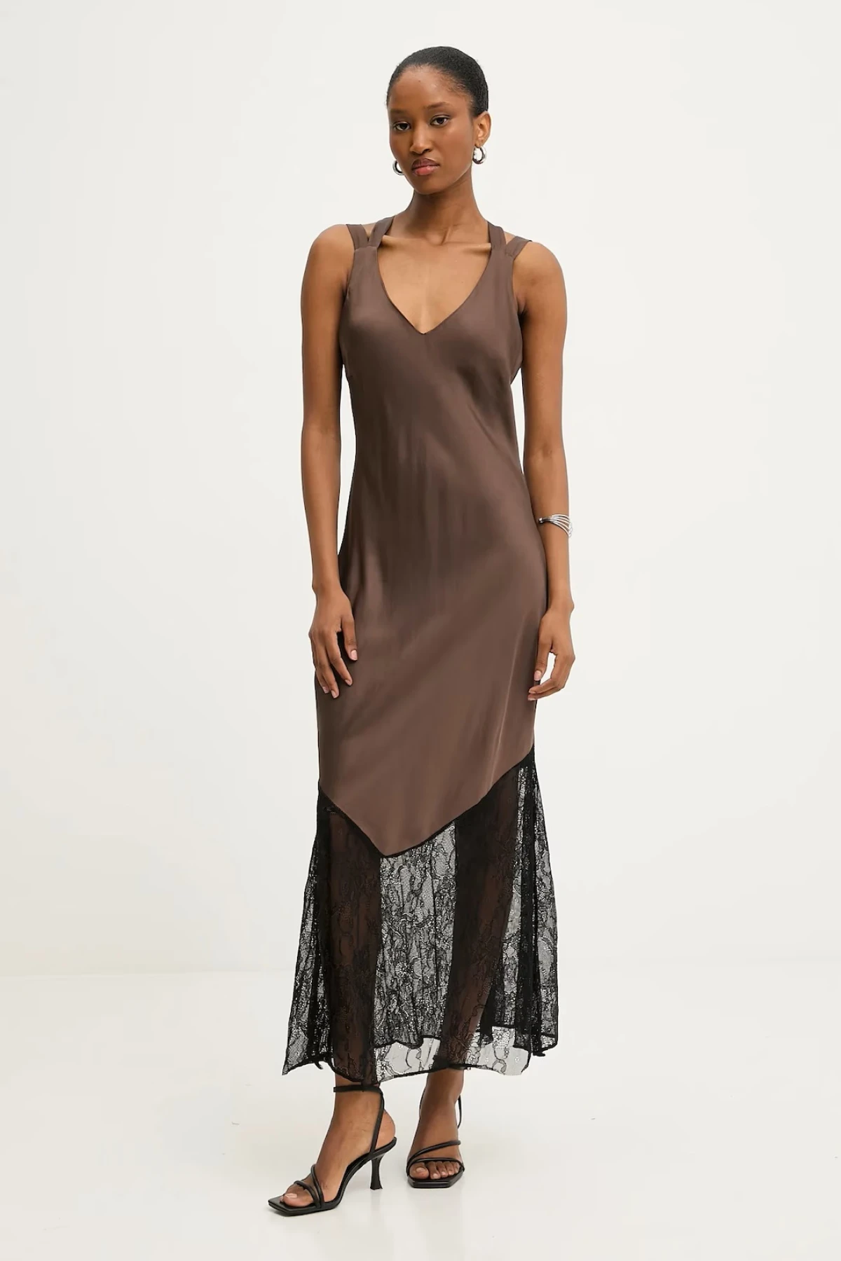 Upečatljive haljine koje bi nas mogle oduševiti na Elle Style Awards 2025