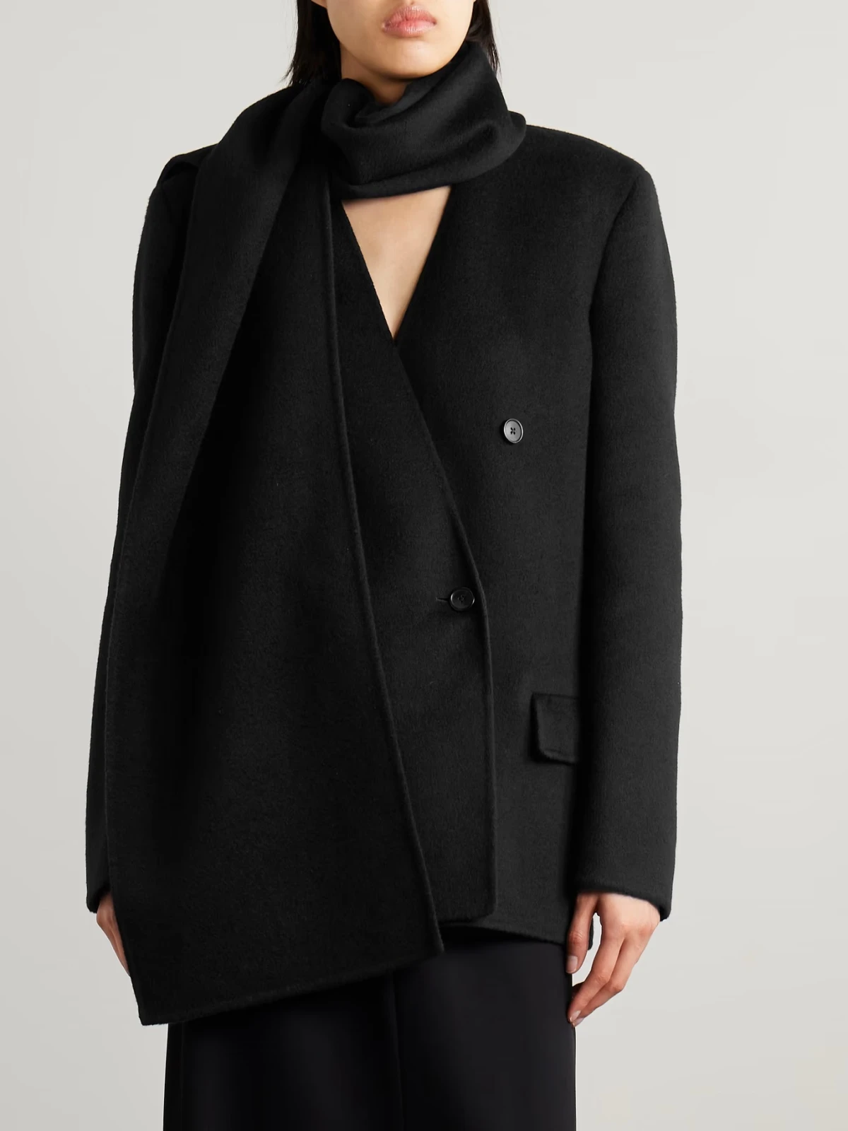 Kaputi sa šalom jedan su od najšik komada koje možemo dodati u svoju kolekciju