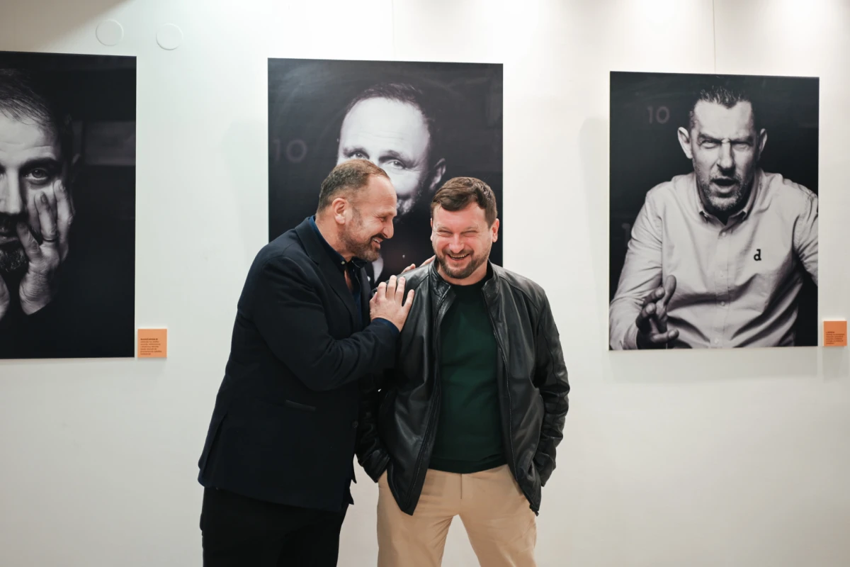 Izložba fotografija koja razbija predrasude: Otvorena je „Muška strana priče”