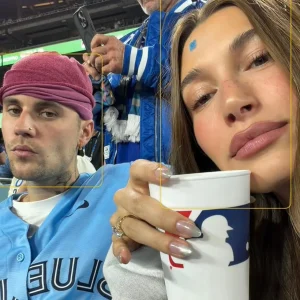 Nova manikura Hailey Bieber je savršena za zimsku sezonu