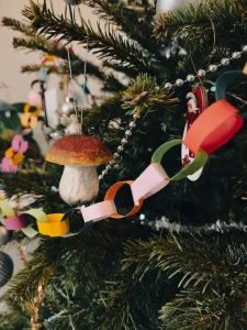  Ovaj papirnati ukras za bor je preplavio TikTok, a može ga svatko izraditi kod kuće