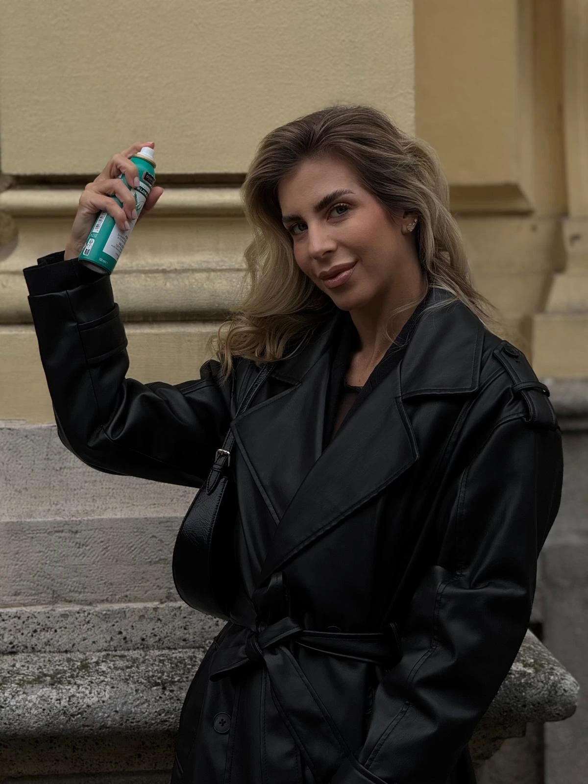 Blagdansko spremanje bez drame: Ovo je instant rješenje za savršenu frizuru