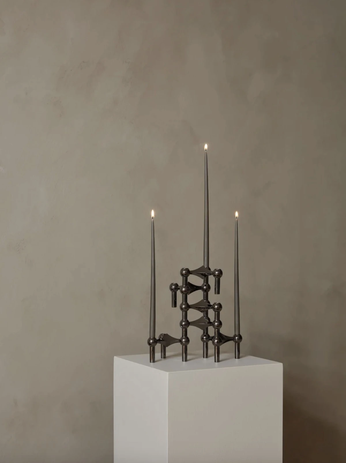 Ne znate što pokloniti pravim ljubiteljima interijera? Ovi dizajnerski komadi bi im se mogli svidjeti