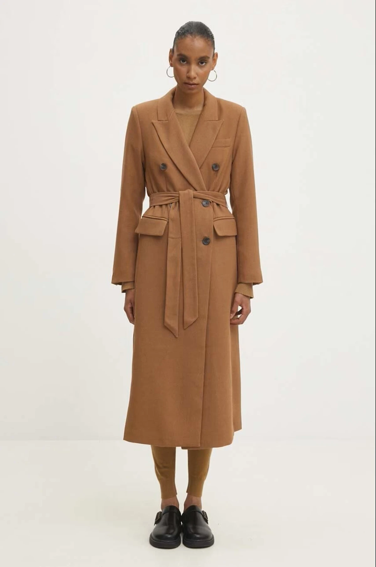 Komad koji se najviše isplati kupiti na zimskim sniženjima jest kaput, a ovo je naš izbor do 70 eura