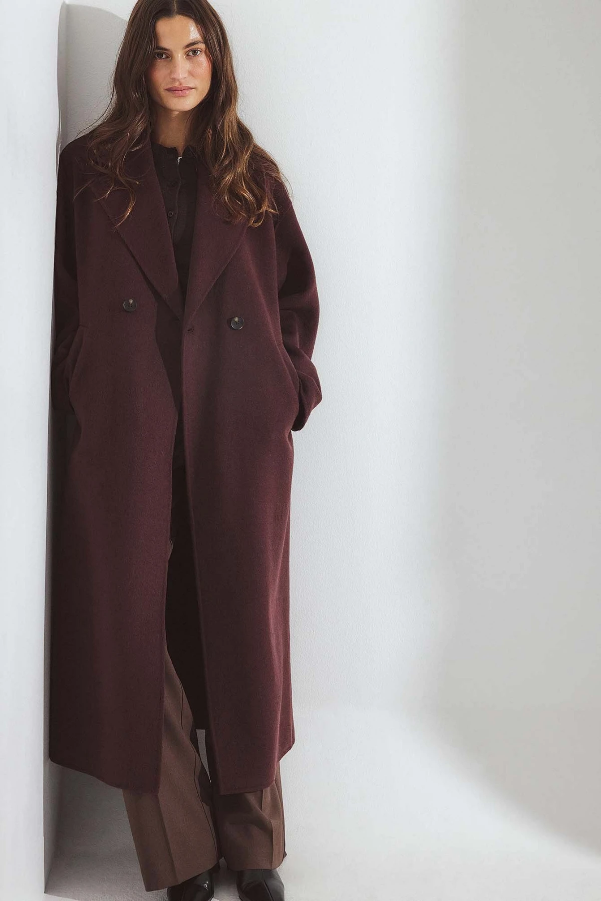 Komad koji se najviše isplati kupiti na zimskim sniženjima jest kaput, a ovo je naš izbor do 70 eura