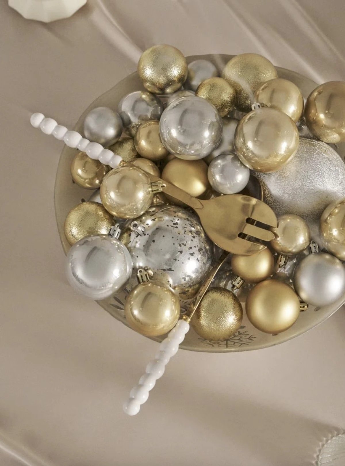 Pronašli smo super rekvizite za doček Nove godine kod kuće po vrlo povoljnim cijenama