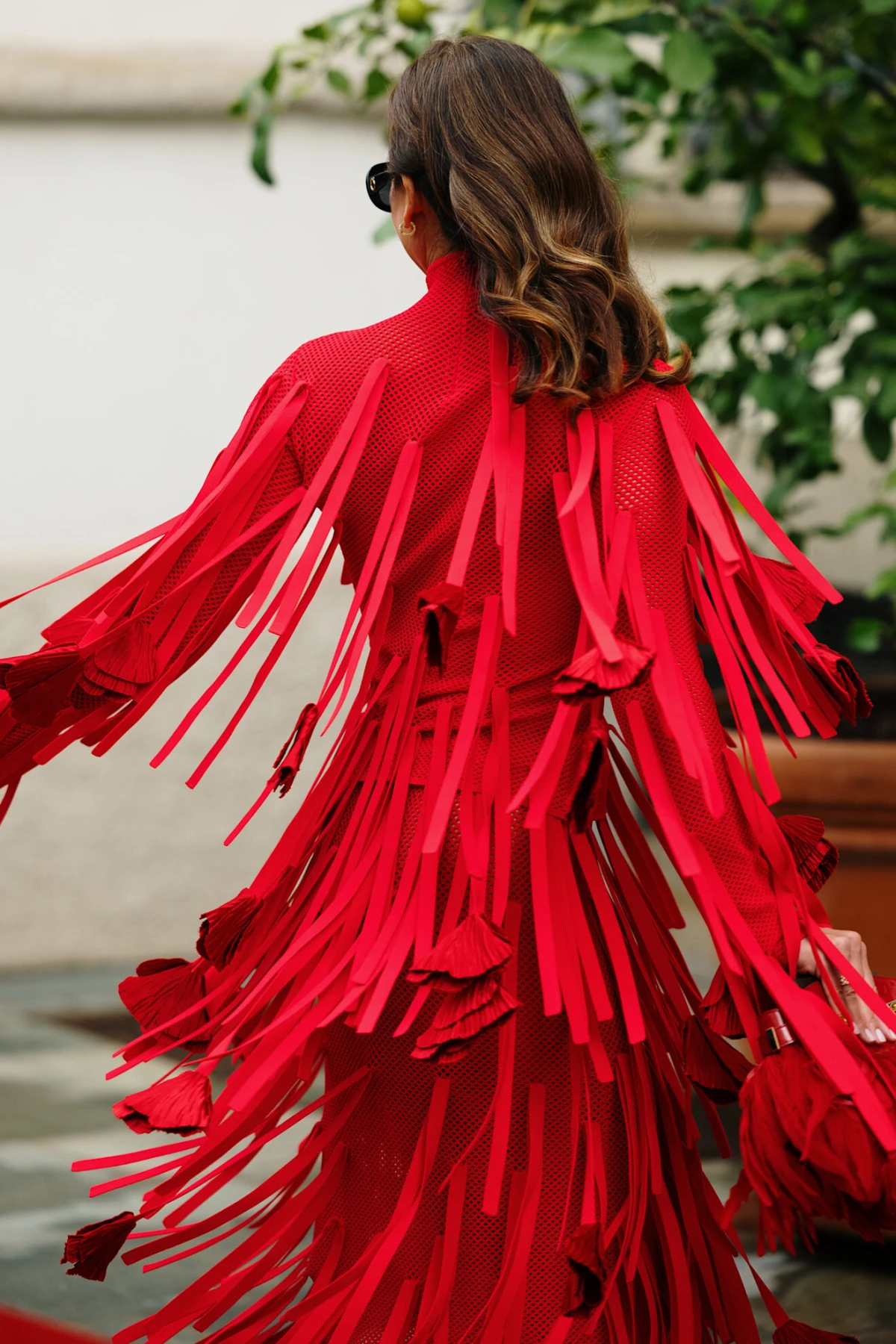 8 komada u crvenoj boji koje kupujemo na sniženju, a nosimo na Novu godinu