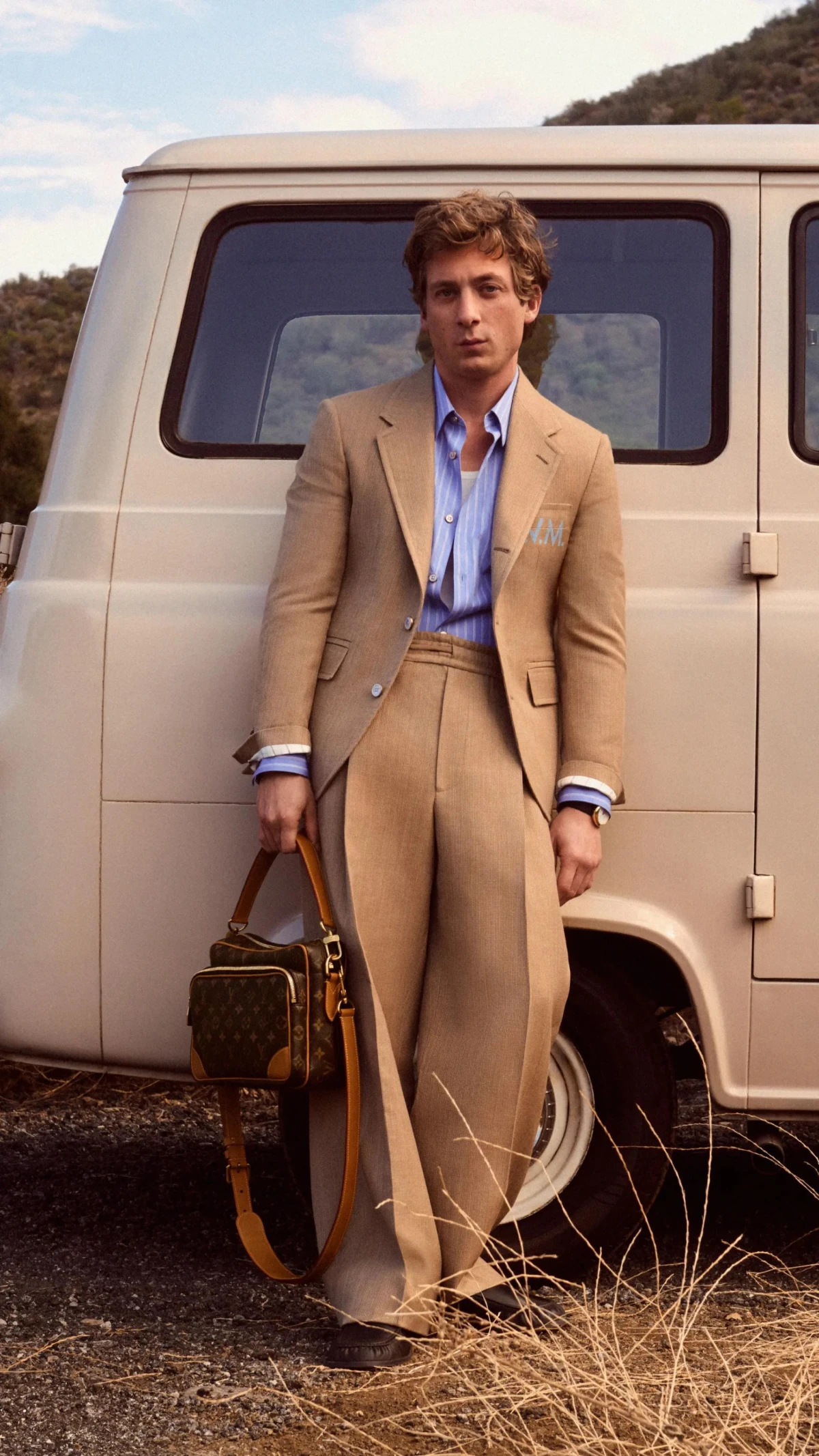 Jeremy Allen White izgleda odlično u novoj Louis Vuitton kampanji