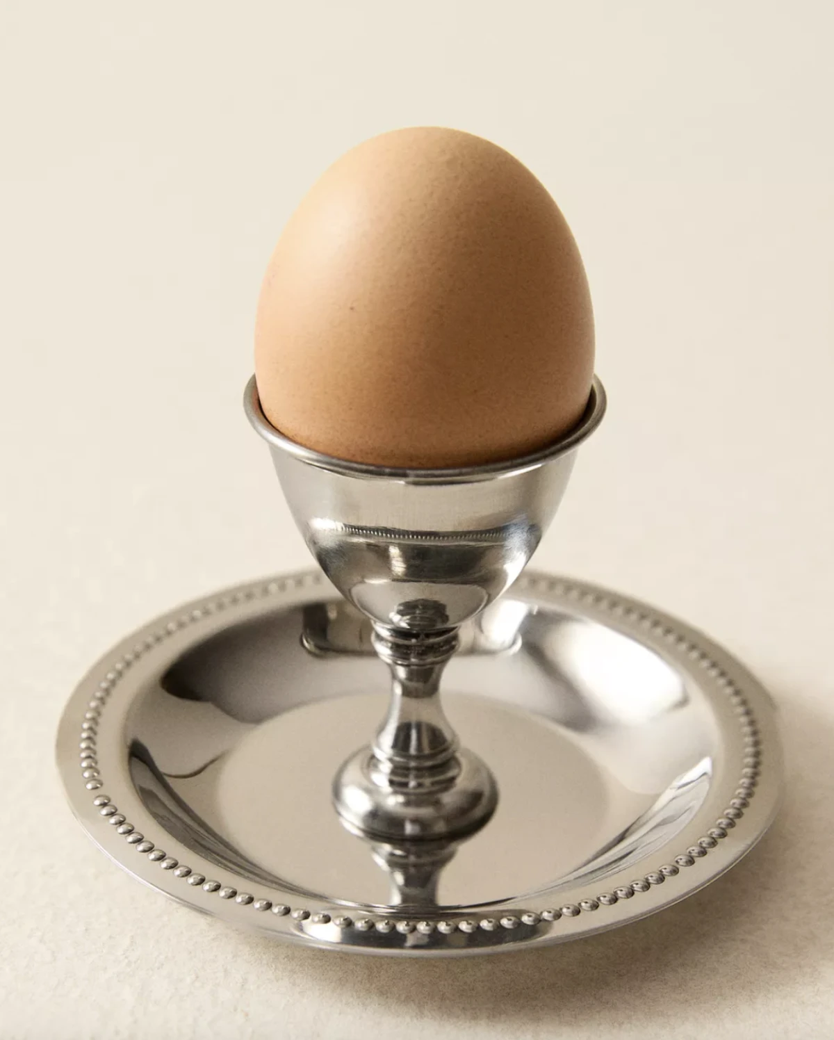 Zašto svi pričaju o metalnom posuđu iz Zara Homea? Ovo su najbolji komadi koji izgledaju skuplje nego što jesu