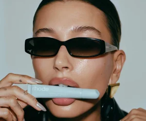 Rhode vs. Essence: Veliki test sjajnih balzama za usne