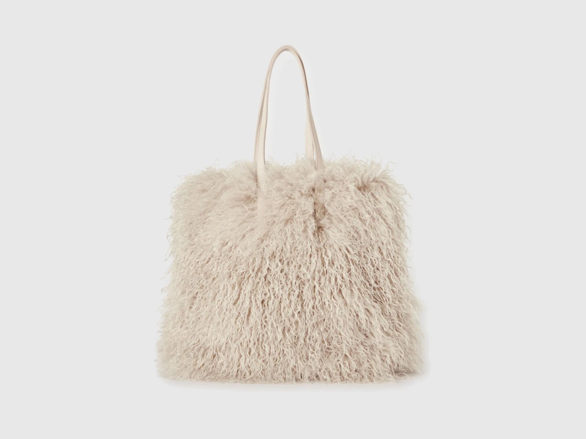 Stigao je trend torbi kojem ne možemo odoljeti, a iskreno ni ne trudimo se