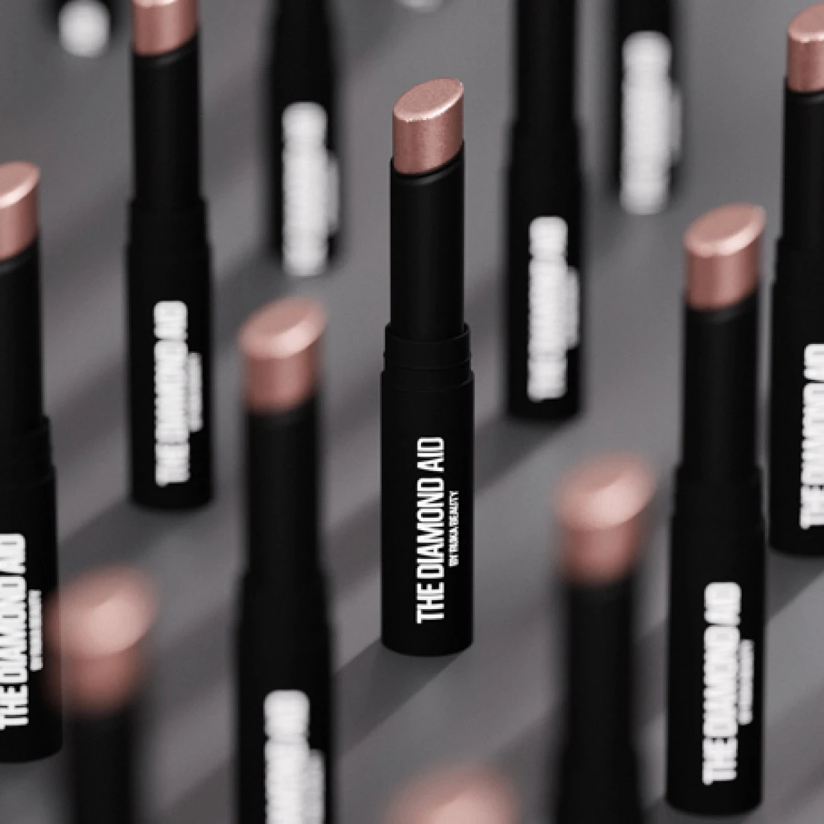 Karlo Rusan nam otkriva koja je tajna savršenog Elle Style Awards party looka!