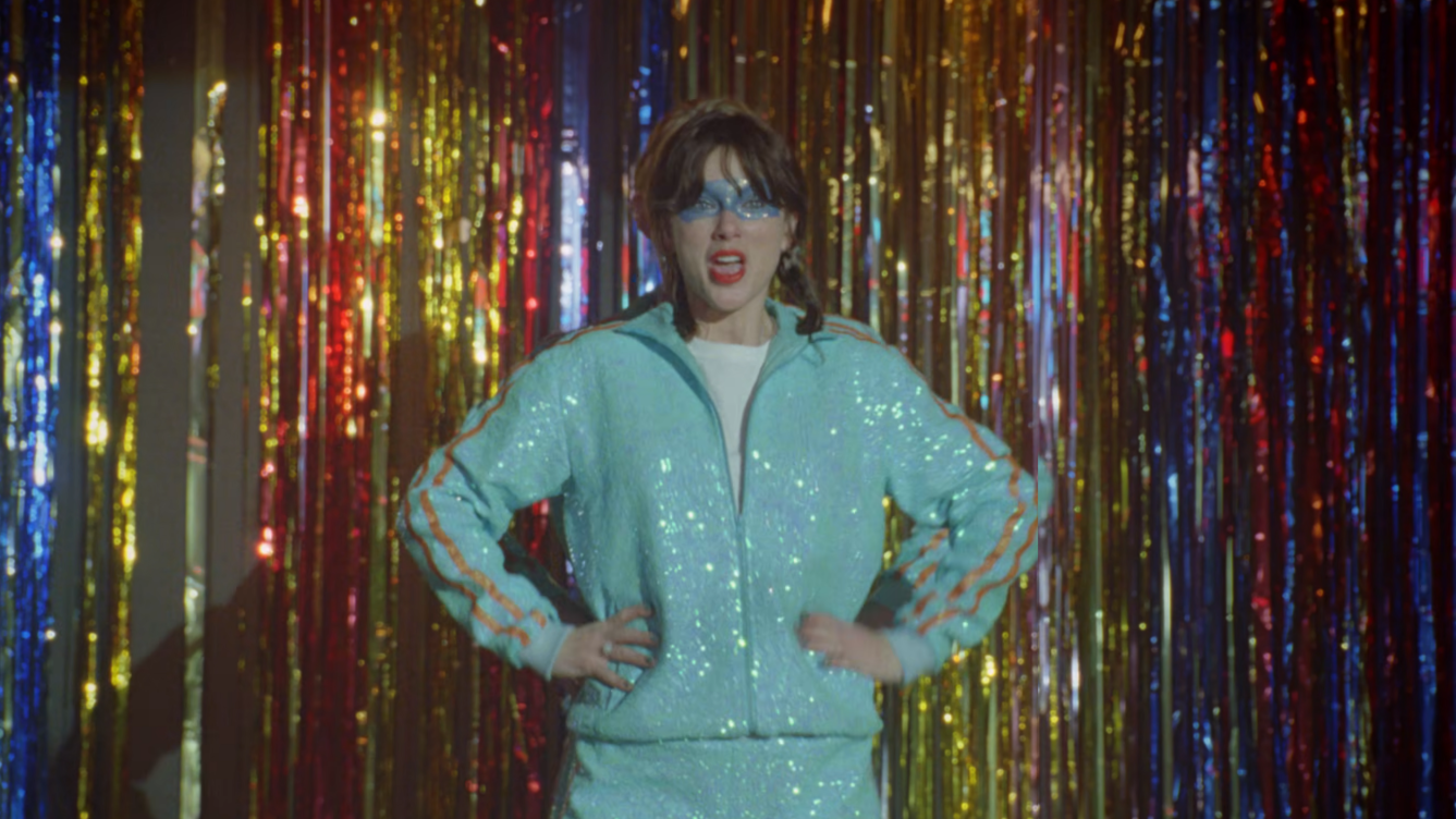 Taylor Swift nas vraća u devedesete novim spotom ‘Opalite’