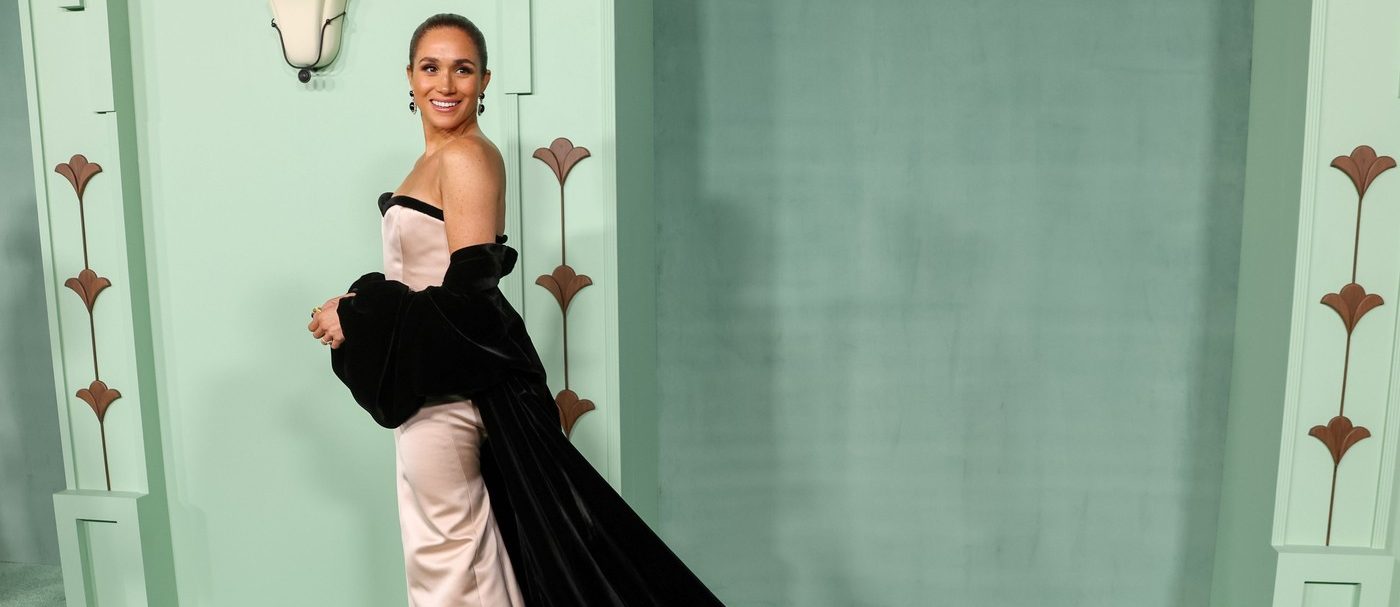 Meghan Markle se nakon dugo vremena pojavila potpuno sama na crvenom tepihu