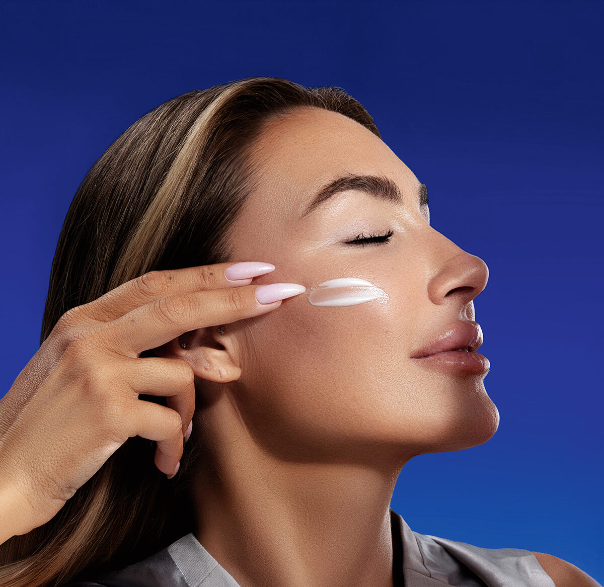 Glow u njenom ritmu: Senidah otkrila svoju prvu skincare uspomenu iz djetinjstva