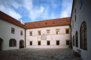 Aukcija „Restorativna pravda” u Muzeju grada Zagreba povodom Mjeseca žena