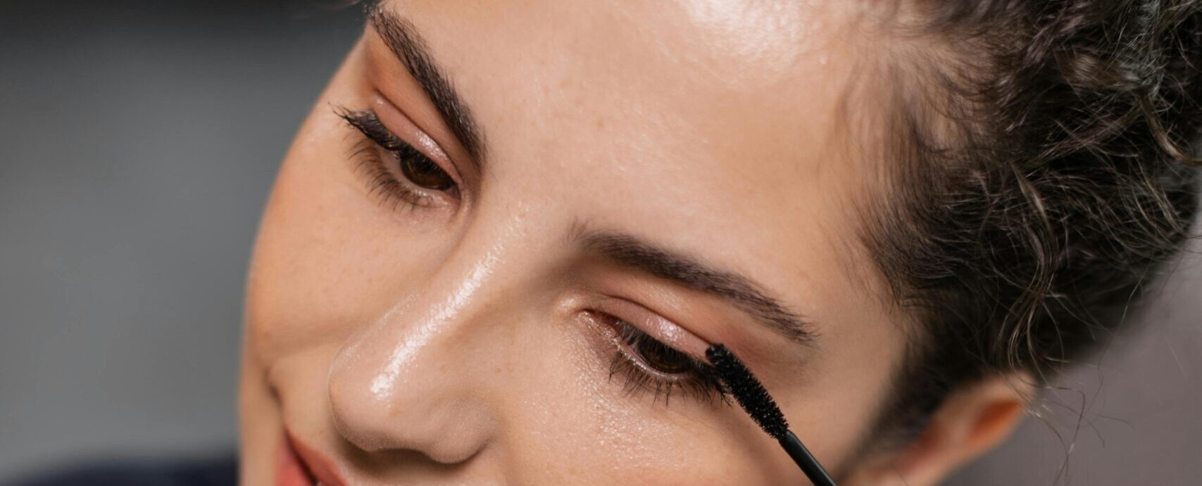 Vodič kroz maskare koje preživljavaju sve – od suza i kiše do hladnoće i vlage