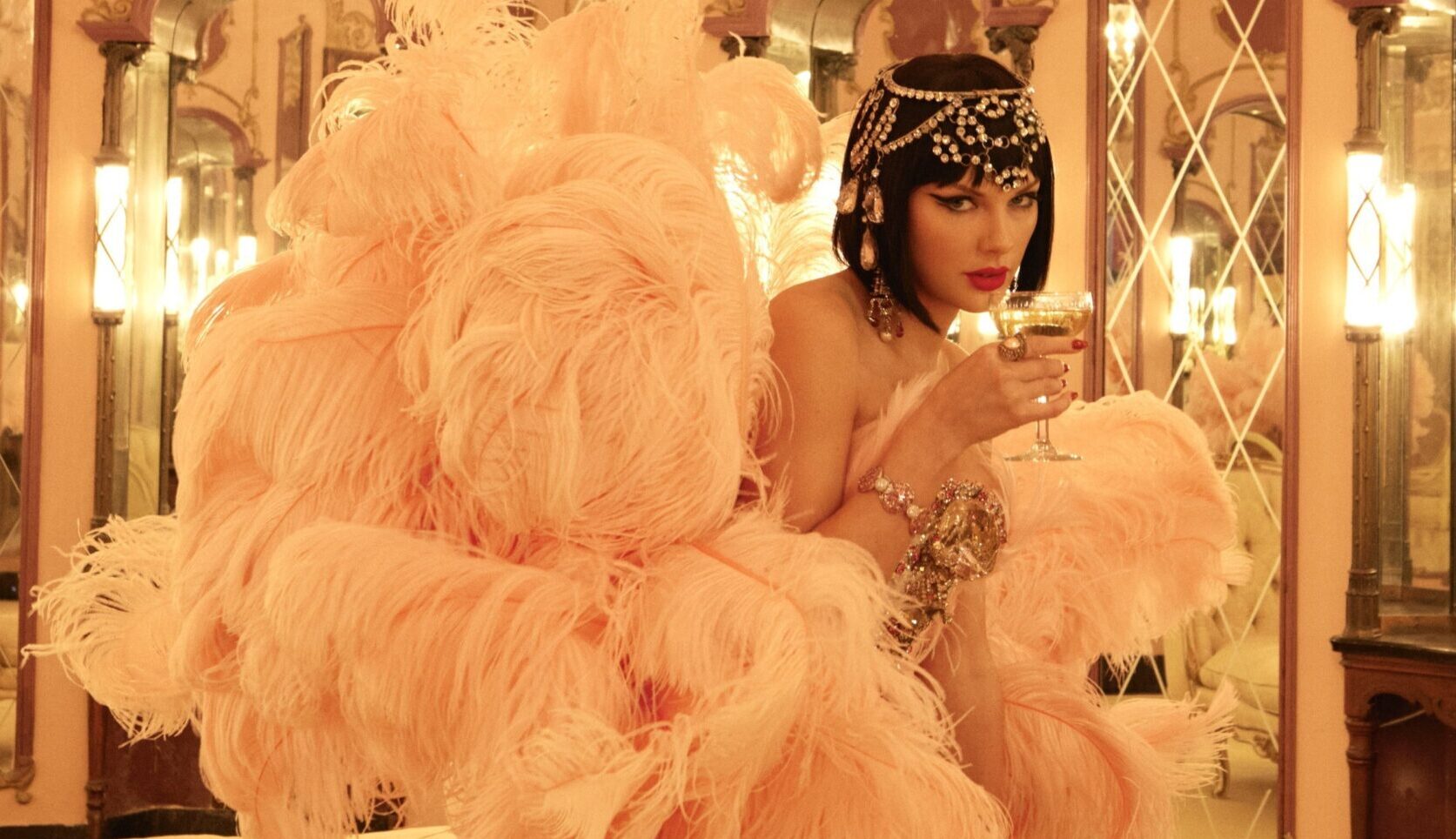 Taylor Swift je za odabir vjenčanice inspiraciju pronašla kod legendarne modne ikone: Elizabeth Taylor